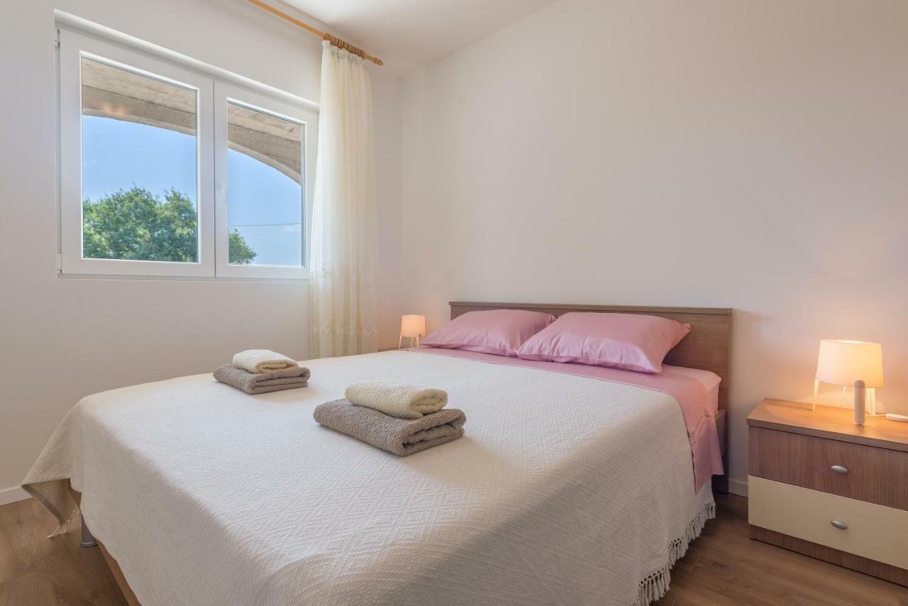 Apartmani Dupor ゴルニ・カリン エクステリア 写真