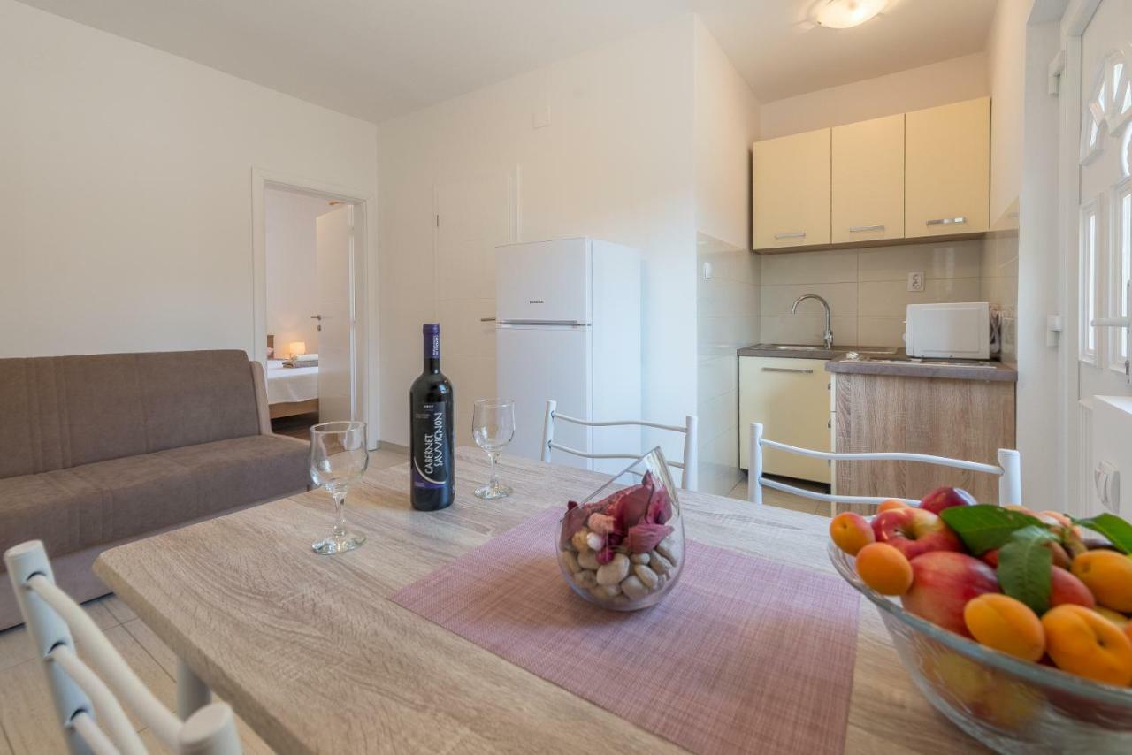 Apartmani Dupor ゴルニ・カリン エクステリア 写真