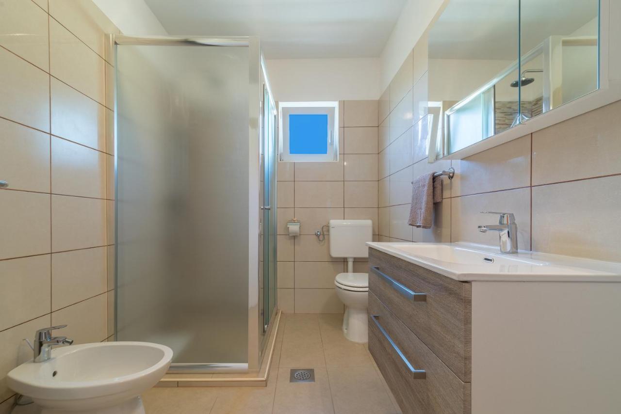 Apartmani Dupor ゴルニ・カリン エクステリア 写真