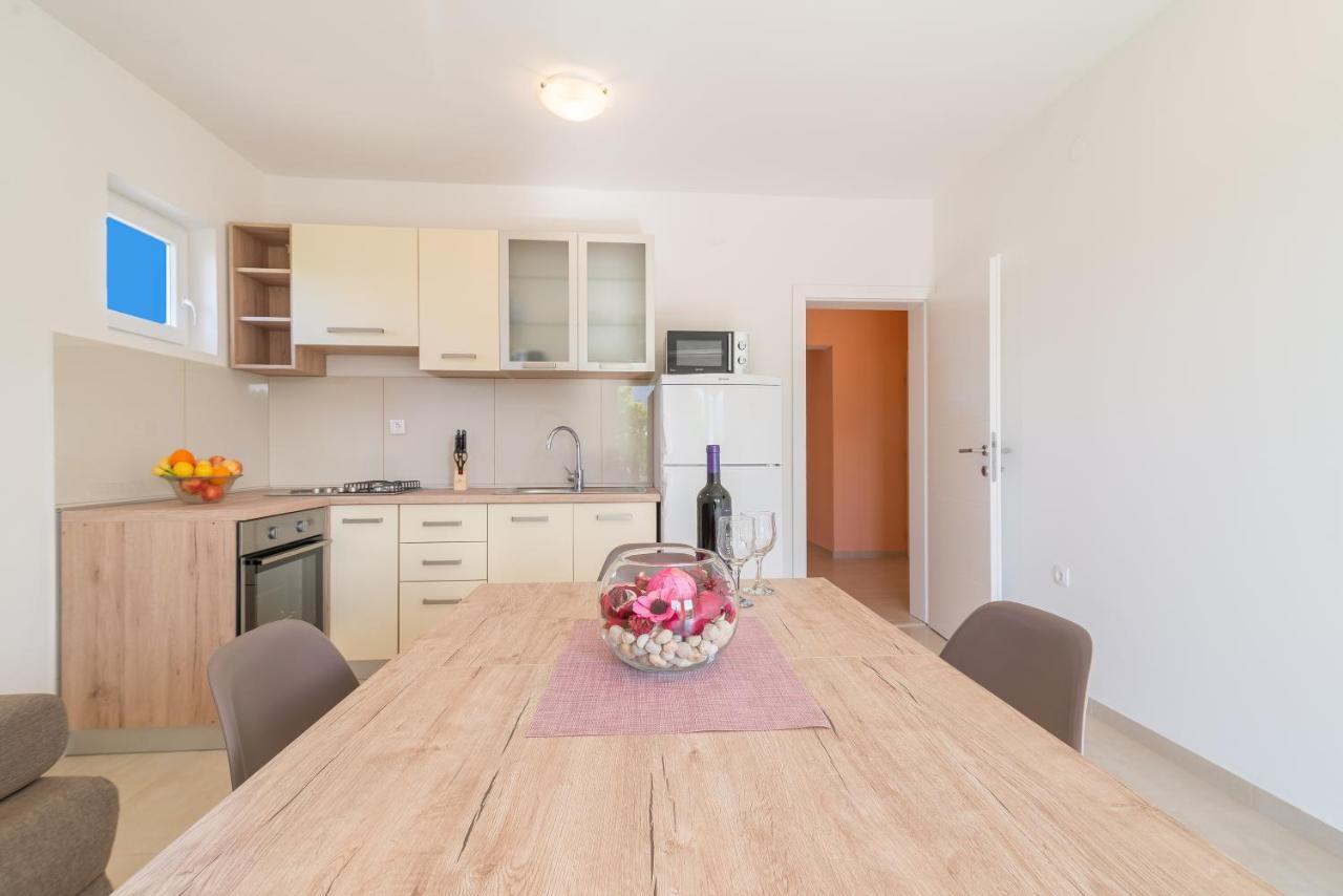 Apartmani Dupor ゴルニ・カリン エクステリア 写真