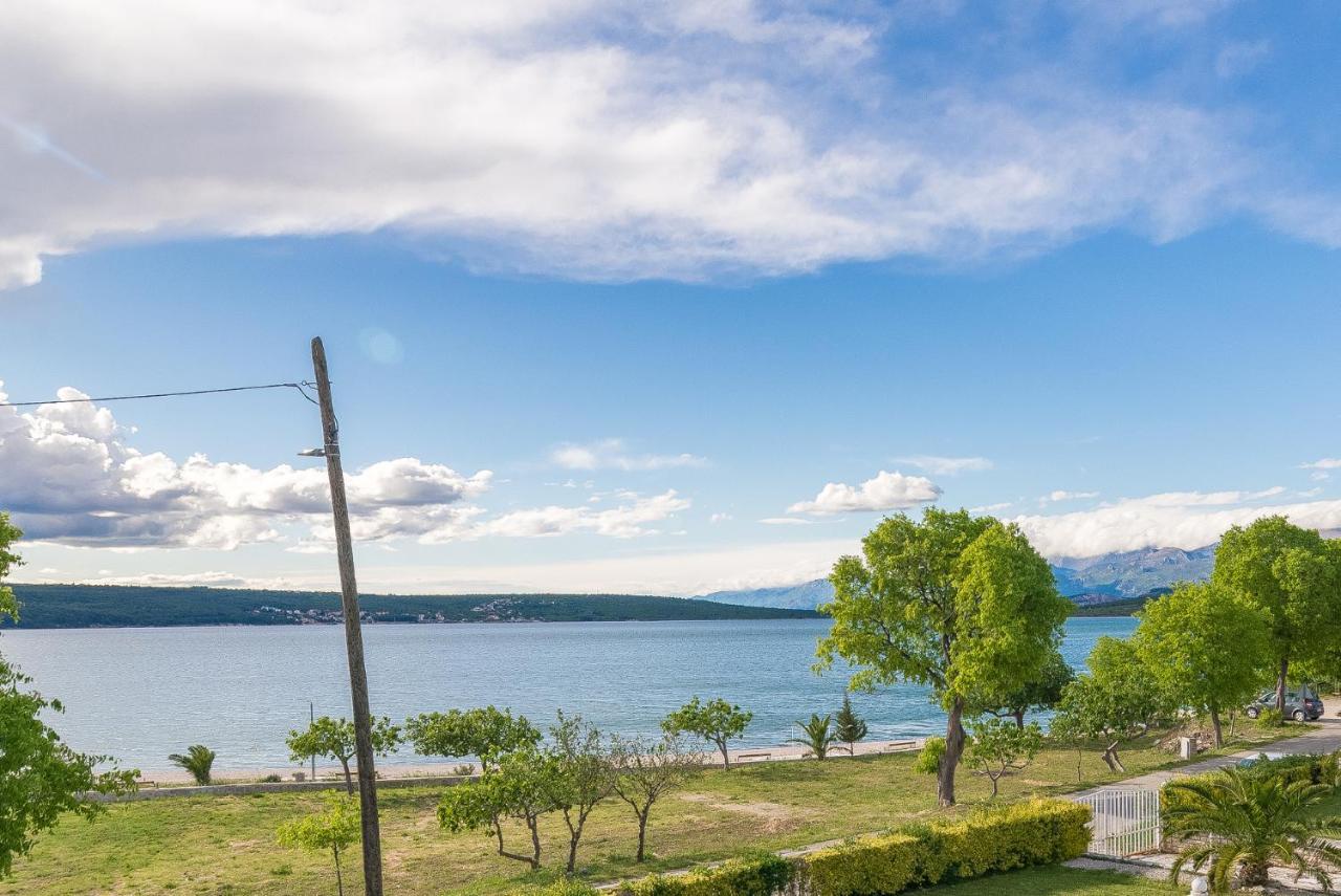 Apartmani Dupor ゴルニ・カリン エクステリア 写真