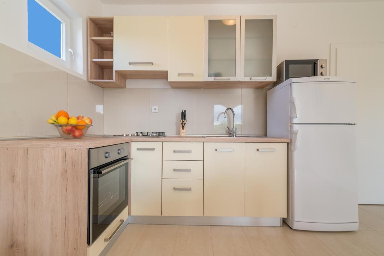 Apartmani Dupor ゴルニ・カリン エクステリア 写真